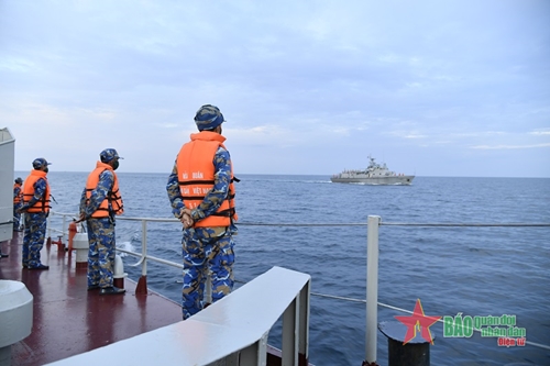 Hải quân Việt Nam tuần tra chung với Hải quân Hoàng gia Campuchia